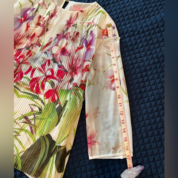 Ted Baker London pleated floral top size 2/US 6 - Picture 9 of 9
